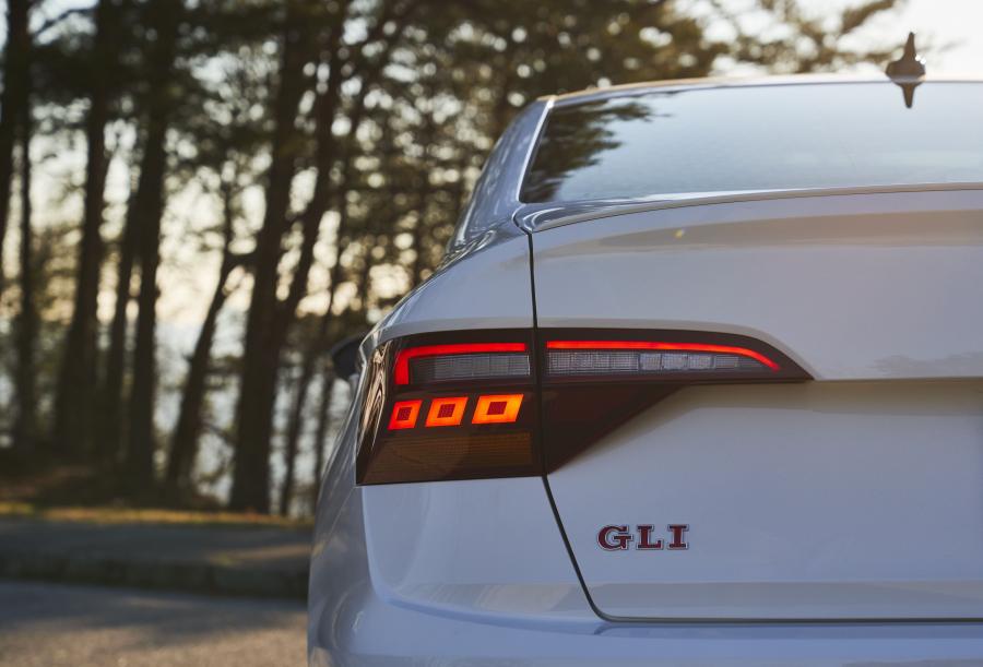 Детали экстерьера Volkswagen Jetta GLI Autobahn 2019 года  (NA) (фото 6 из 20)